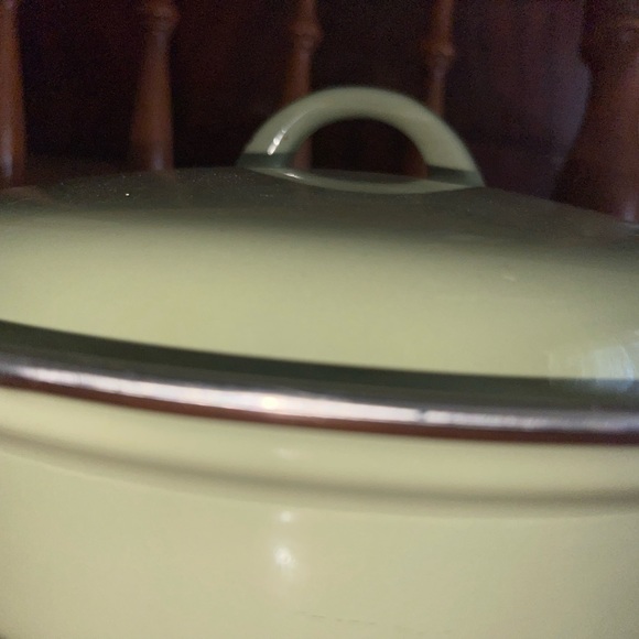 Vintage avacdo Olive Green Enamelware Fry Pan with Black Trim, White Interior - Picture 15 of 16
